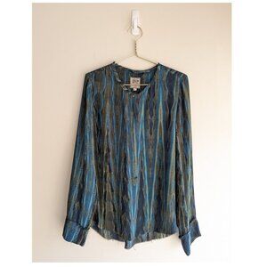 Go> by GoSilk abstract pattern snap button blouse